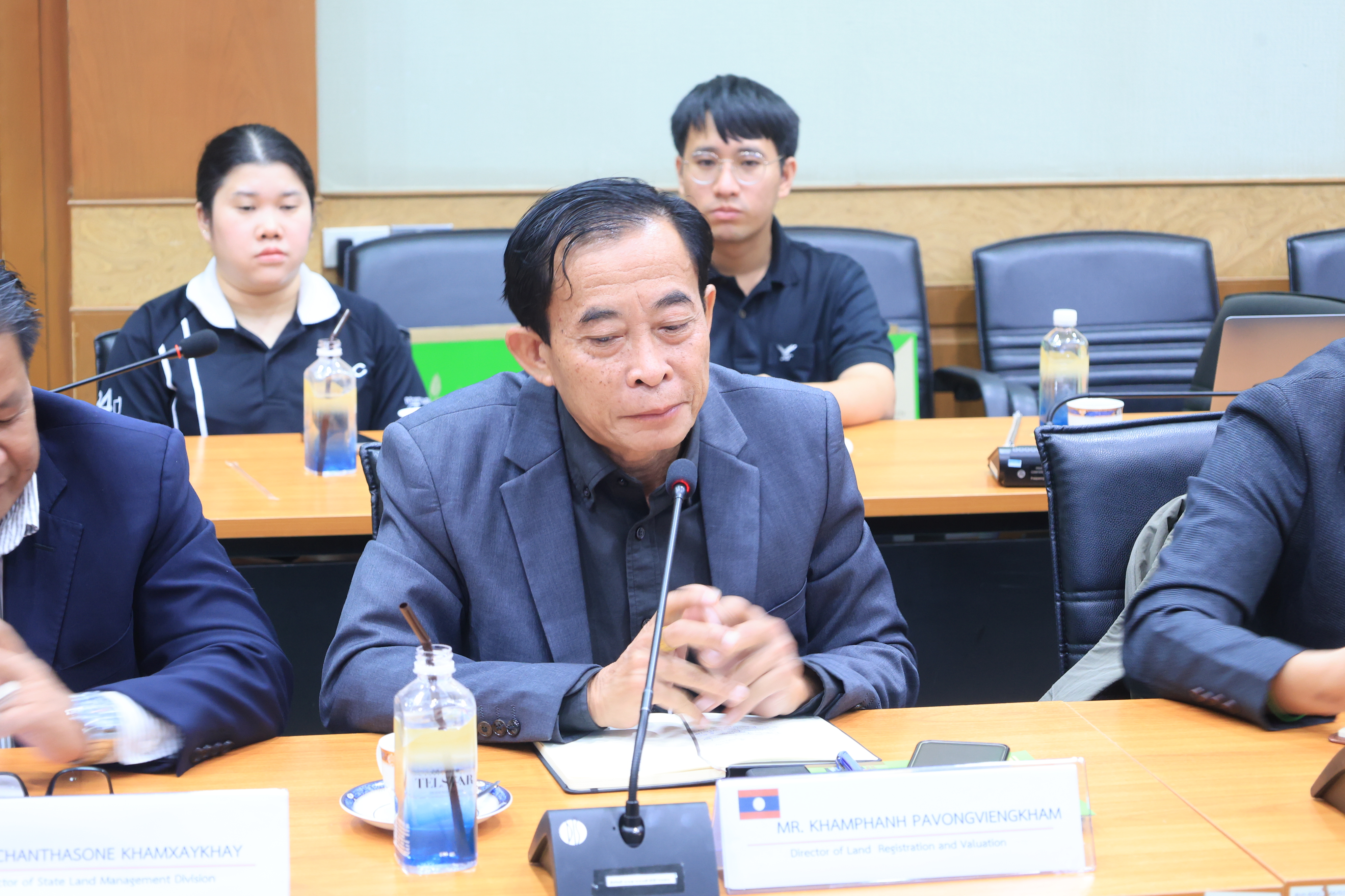 title - ส.ป.ก. ต้อนรับคณะผู้บริหารและเจ้าหน้าที่จากกรมบริหารและจัดการที่ดิน สปป.ลาว 